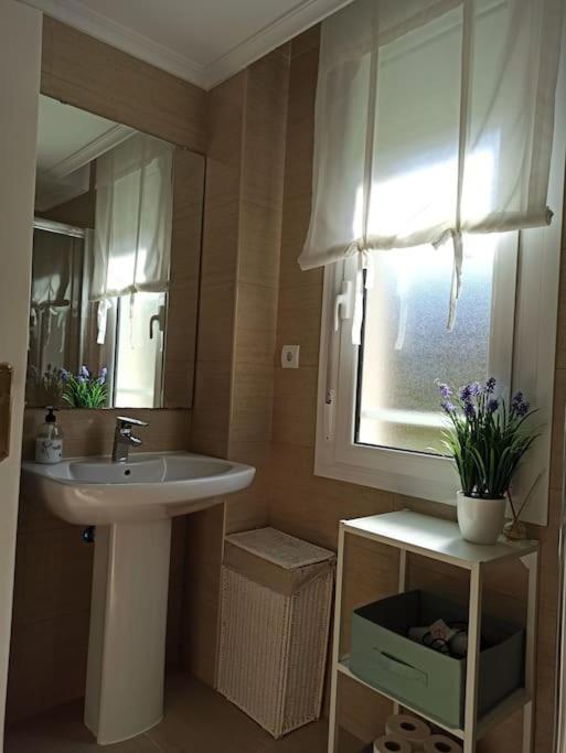 Bajo Con Jardin Privado Apartman Santender Kültér fotó