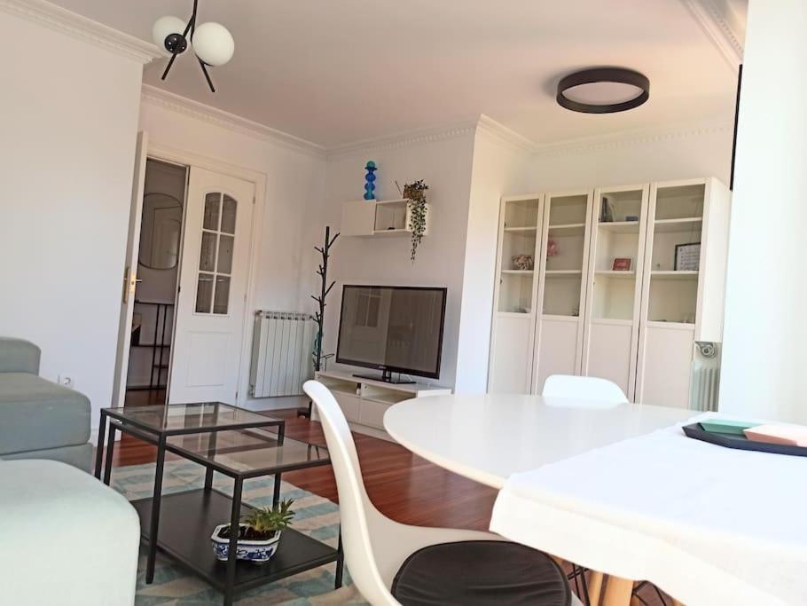 Bajo Con Jardin Privado Apartman Santender Kültér fotó