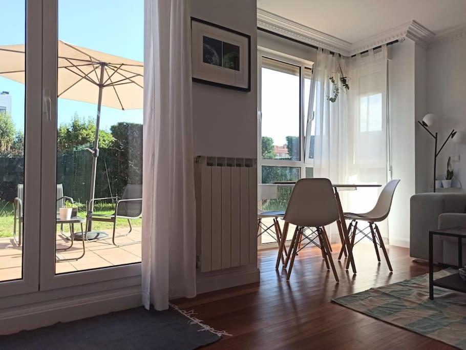 Bajo Con Jardin Privado Apartman Santender Kültér fotó