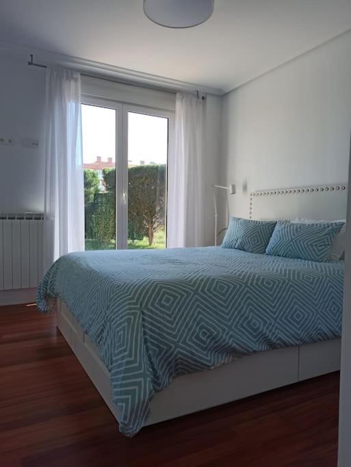 Bajo Con Jardin Privado Apartman Santender Kültér fotó