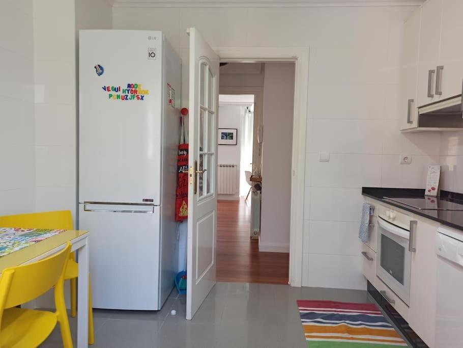 Bajo Con Jardin Privado Apartman Santender Kültér fotó