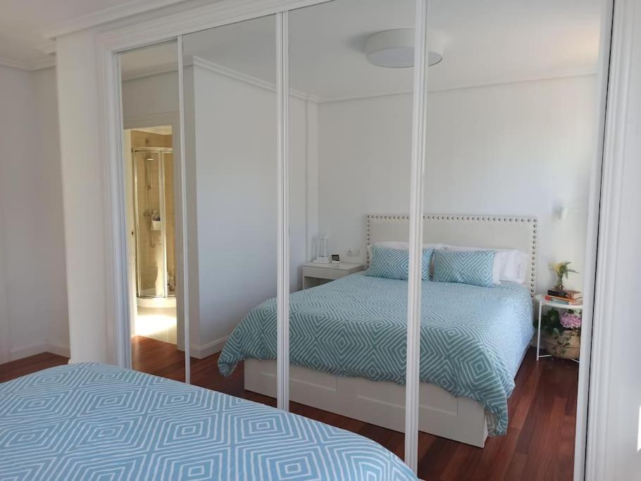 Bajo Con Jardin Privado Apartman Santender Kültér fotó