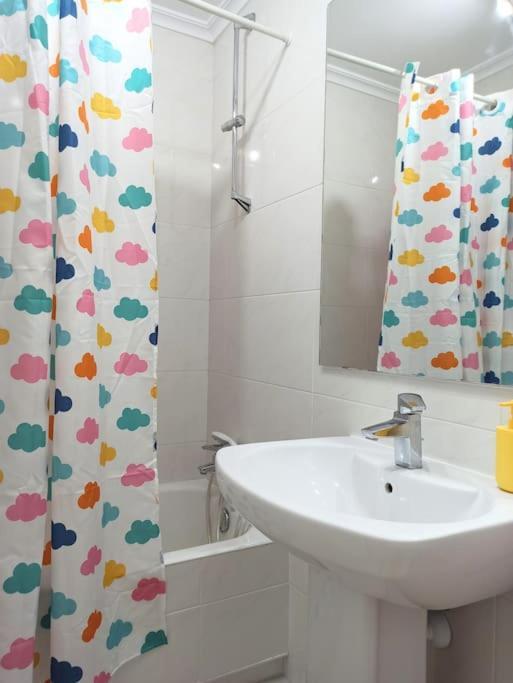 Bajo Con Jardin Privado Apartman Santender Kültér fotó