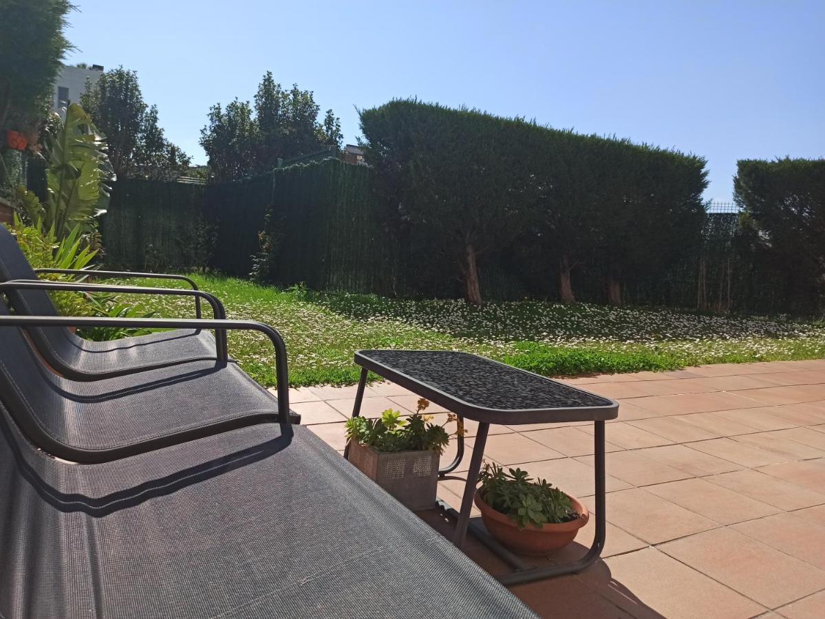 Bajo Con Jardin Privado Apartman Santender Kültér fotó